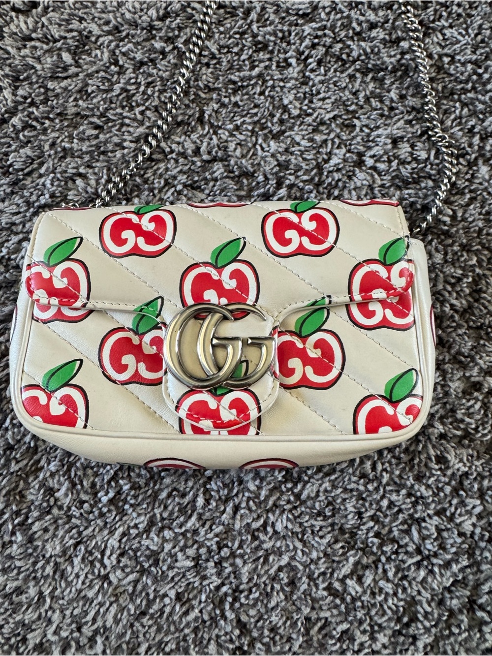 Gucci Cream Leather Marmont Shoulder Bag with Red Apple Print